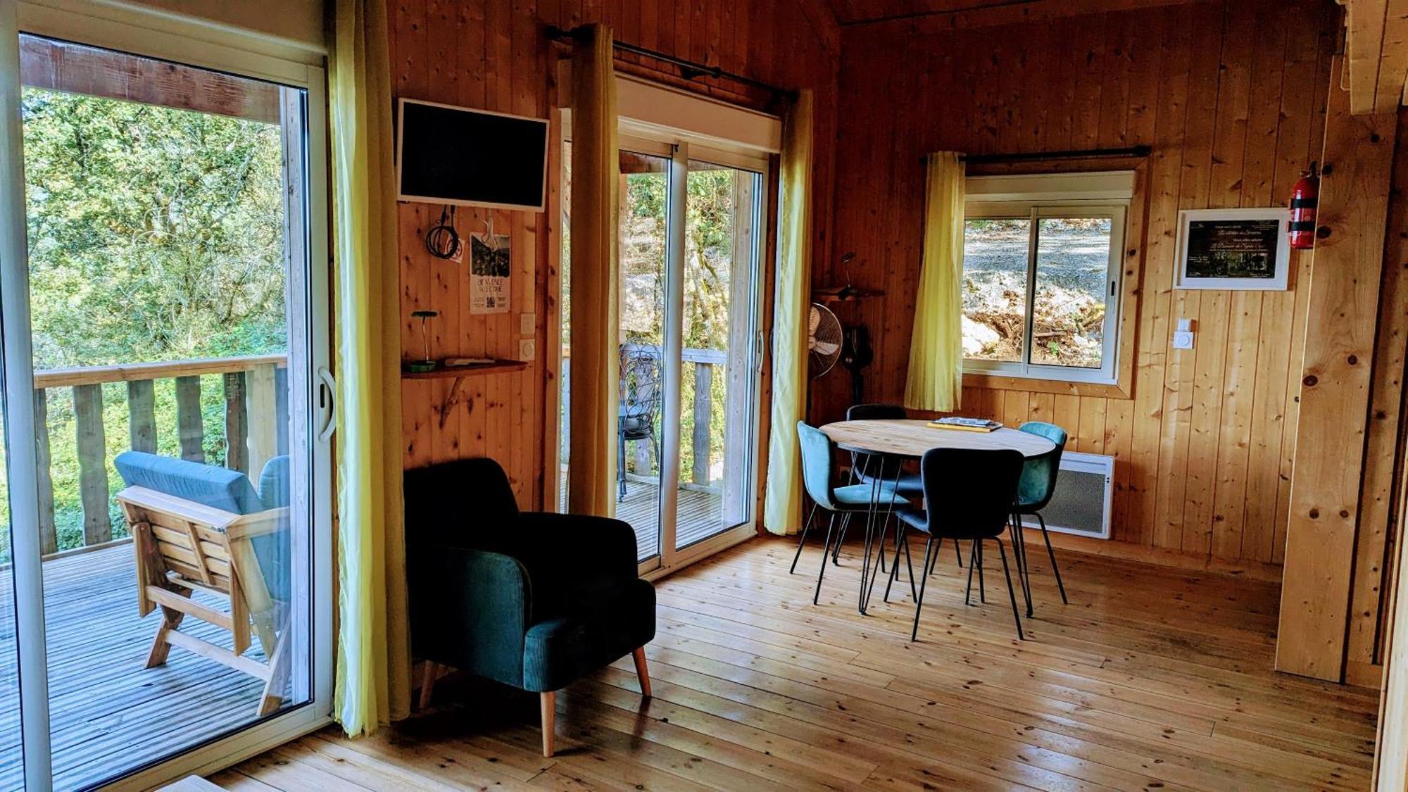 Cabanes Et Lodges Du Belvedere Serrieres-sur-Ain Eksteriør bilde