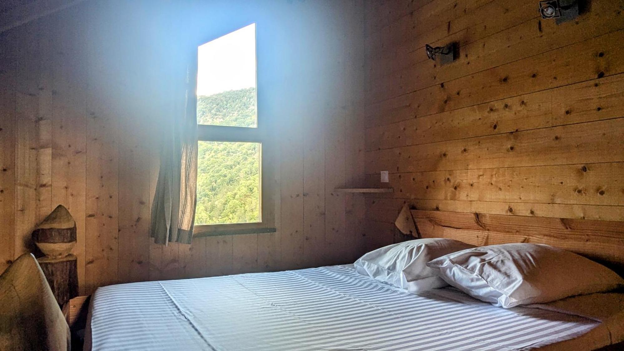 Cabanes Et Lodges Du Belvedere Serrieres-sur-Ain Eksteriør bilde