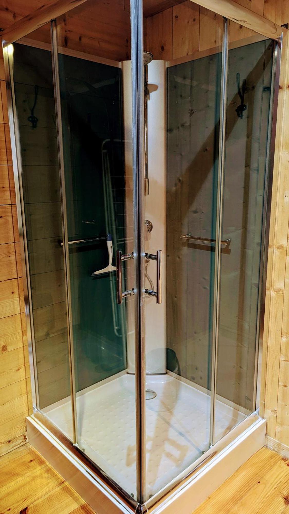 Cabanes Et Lodges Du Belvedere Serrieres-sur-Ain Eksteriør bilde