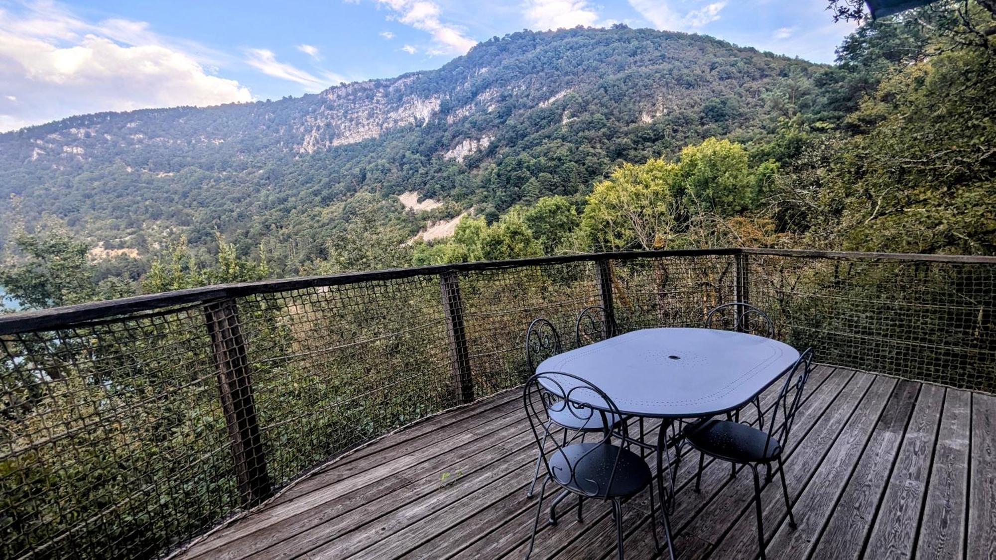 Cabanes Et Lodges Du Belvedere Serrieres-sur-Ain Eksteriør bilde