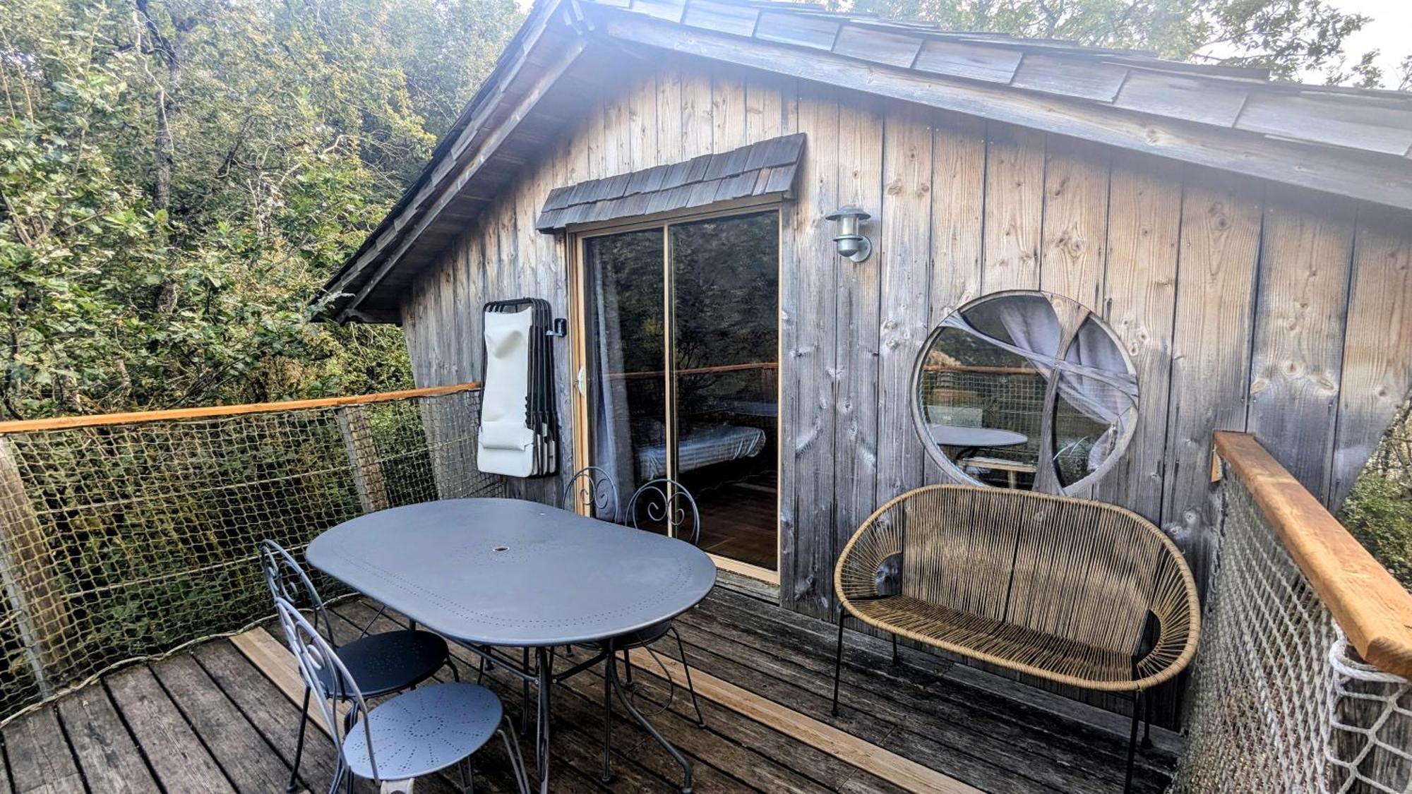 Cabanes Et Lodges Du Belvedere Serrieres-sur-Ain Eksteriør bilde