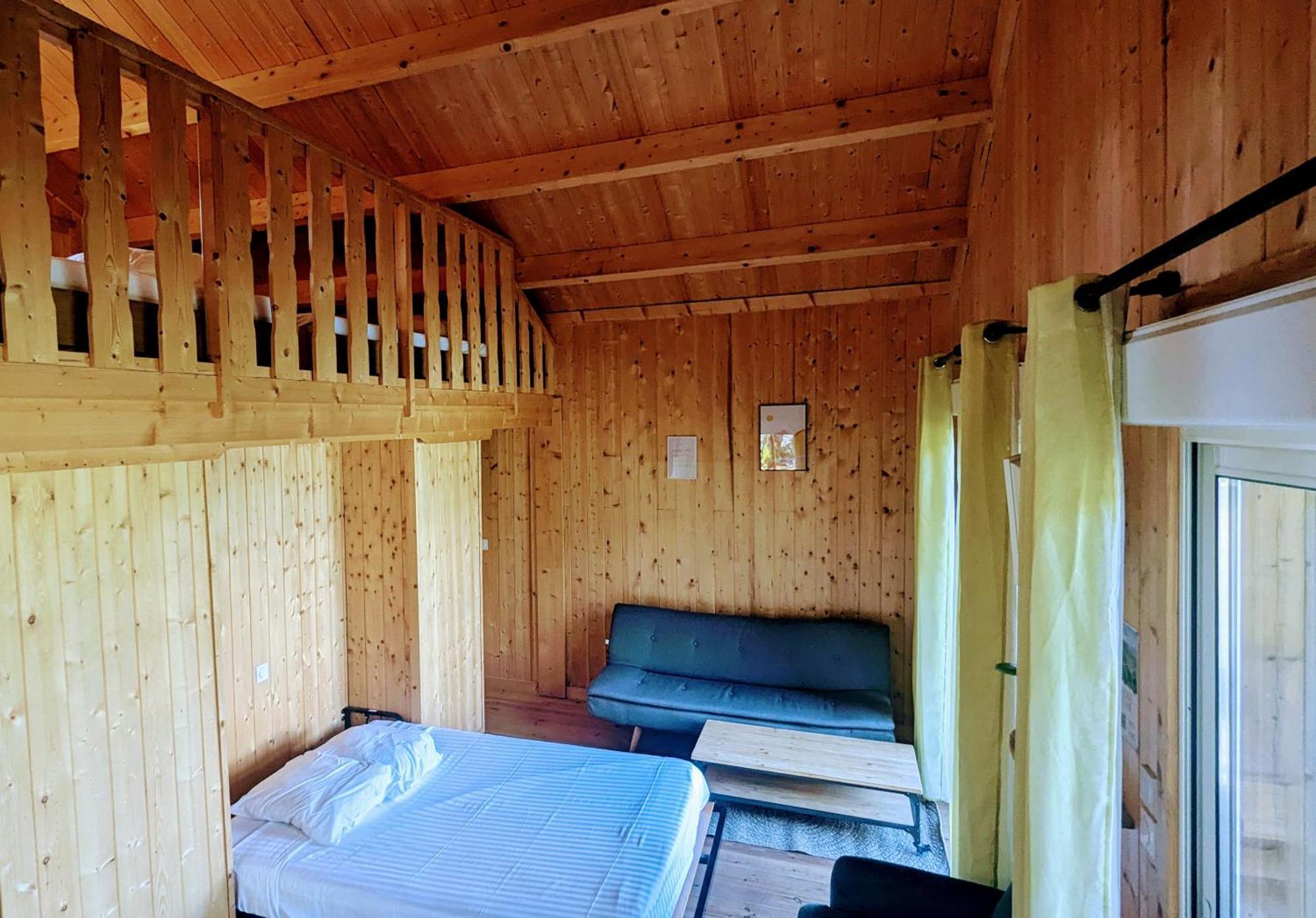 Cabanes Et Lodges Du Belvedere Serrieres-sur-Ain Eksteriør bilde