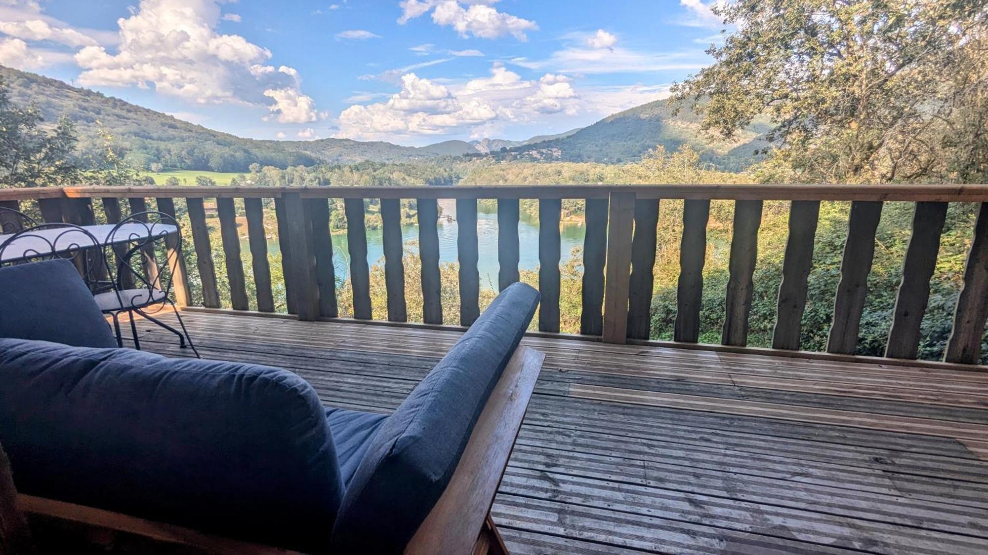 Cabanes Et Lodges Du Belvedere Serrieres-sur-Ain Eksteriør bilde