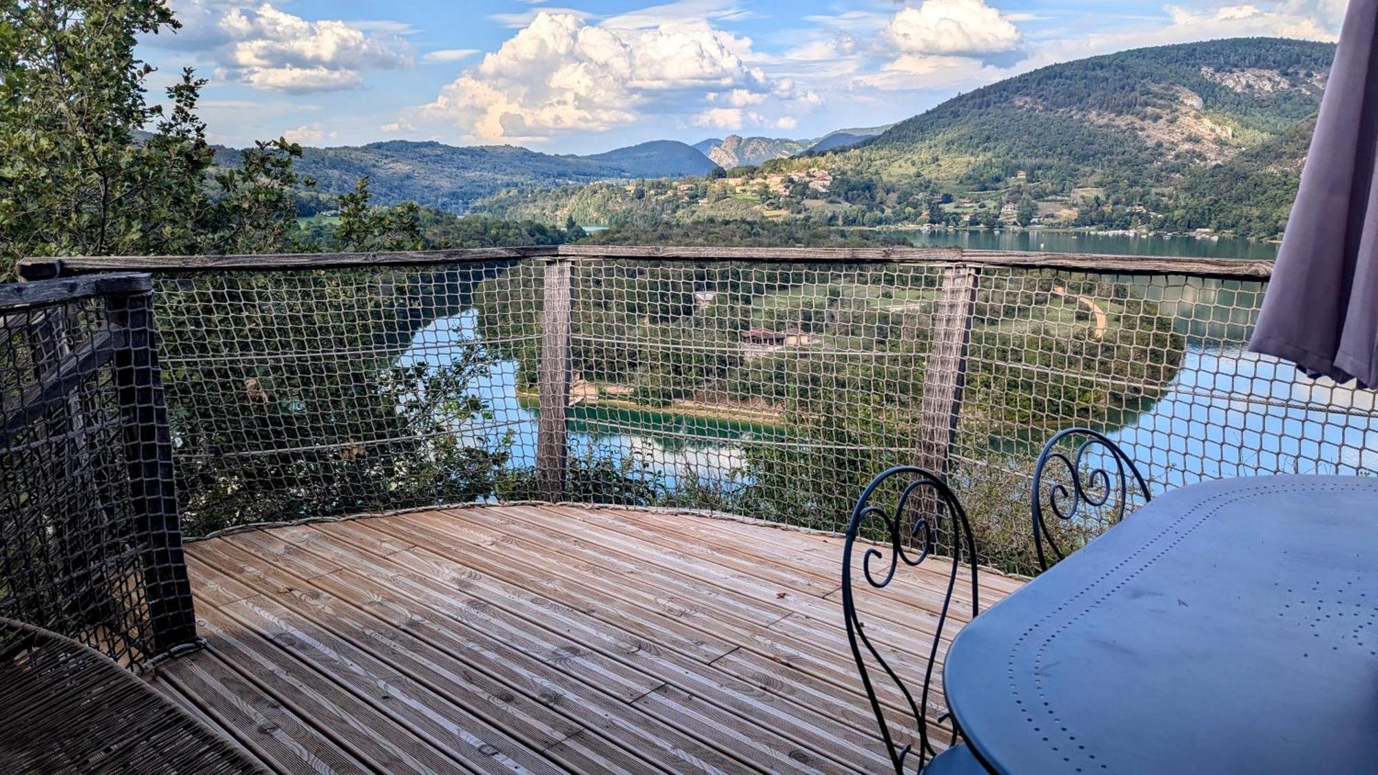 Cabanes Et Lodges Du Belvedere Serrieres-sur-Ain Eksteriør bilde