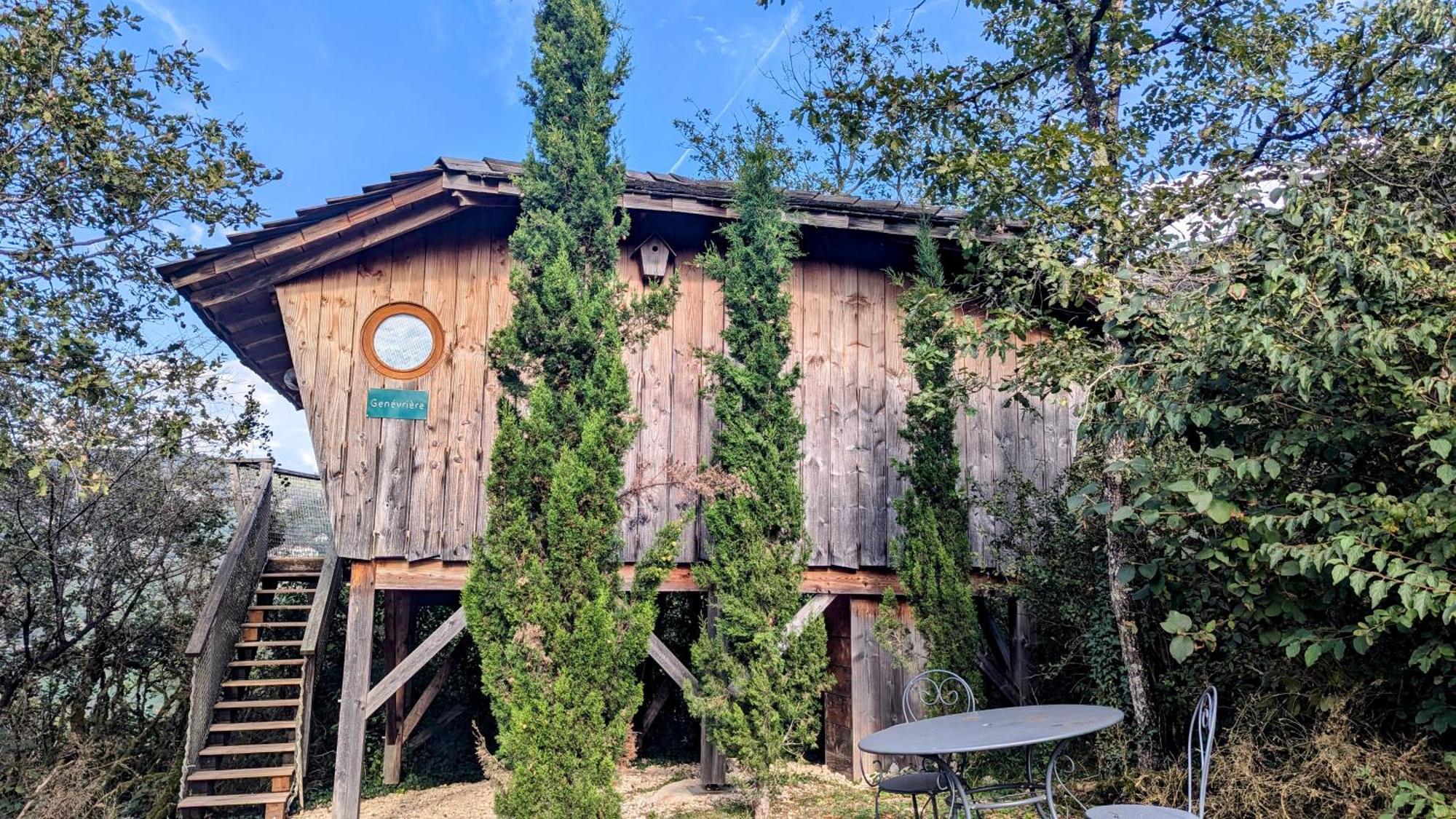 Cabanes Et Lodges Du Belvedere Serrieres-sur-Ain Eksteriør bilde