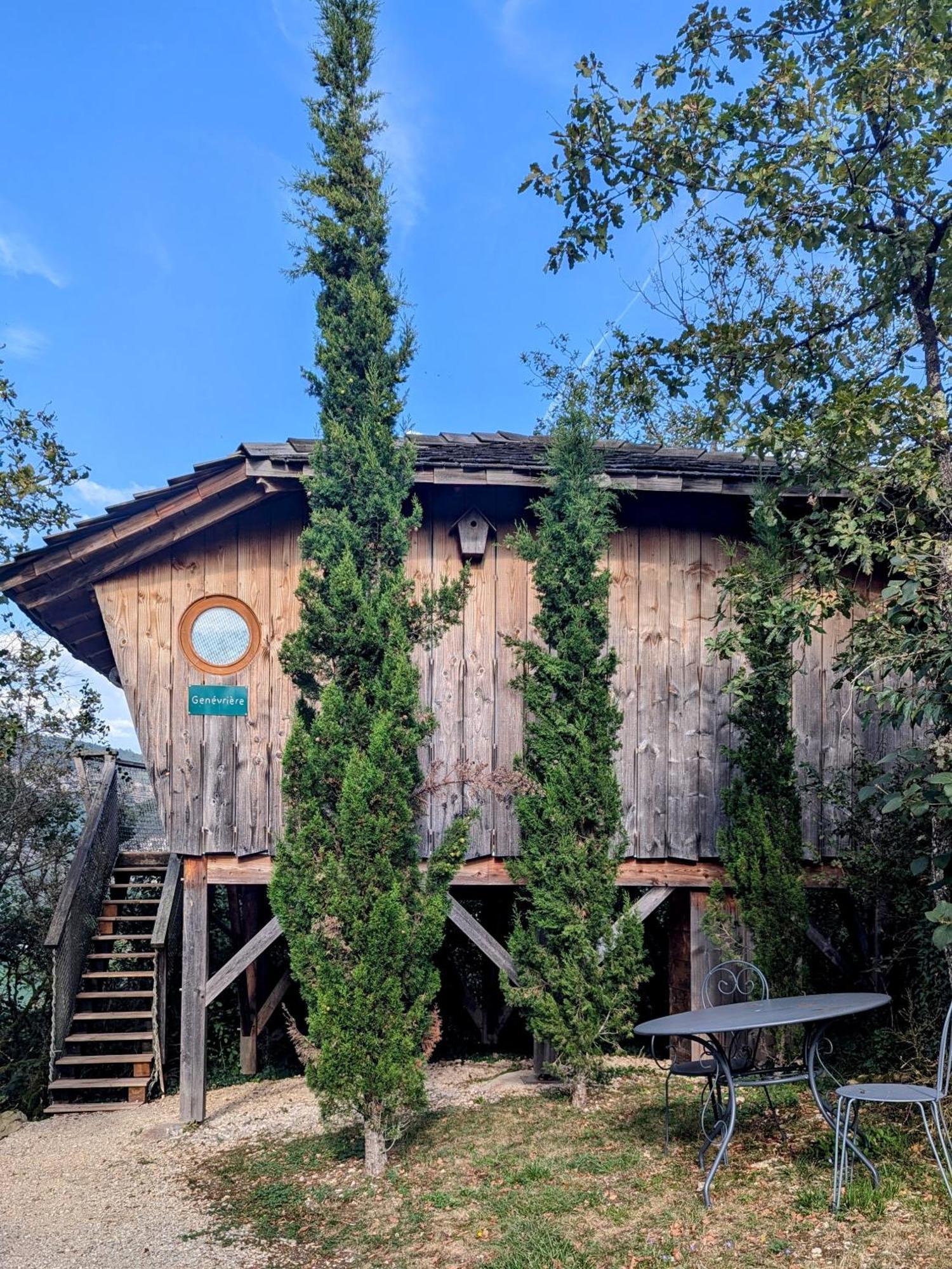 Cabanes Et Lodges Du Belvedere Serrieres-sur-Ain Eksteriør bilde