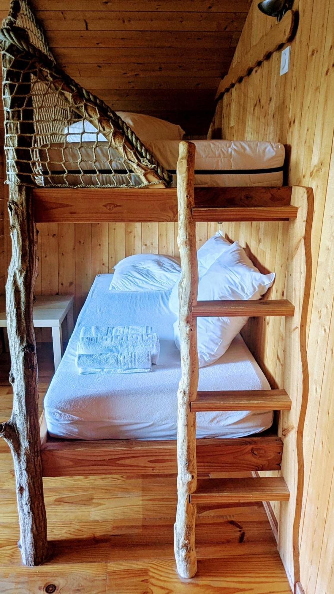 Cabanes Et Lodges Du Belvedere Serrieres-sur-Ain Eksteriør bilde