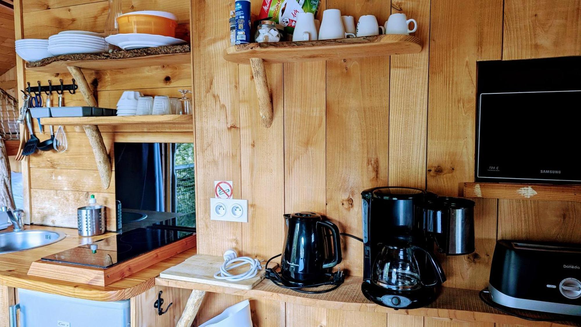 Cabanes Et Lodges Du Belvedere Serrieres-sur-Ain Eksteriør bilde