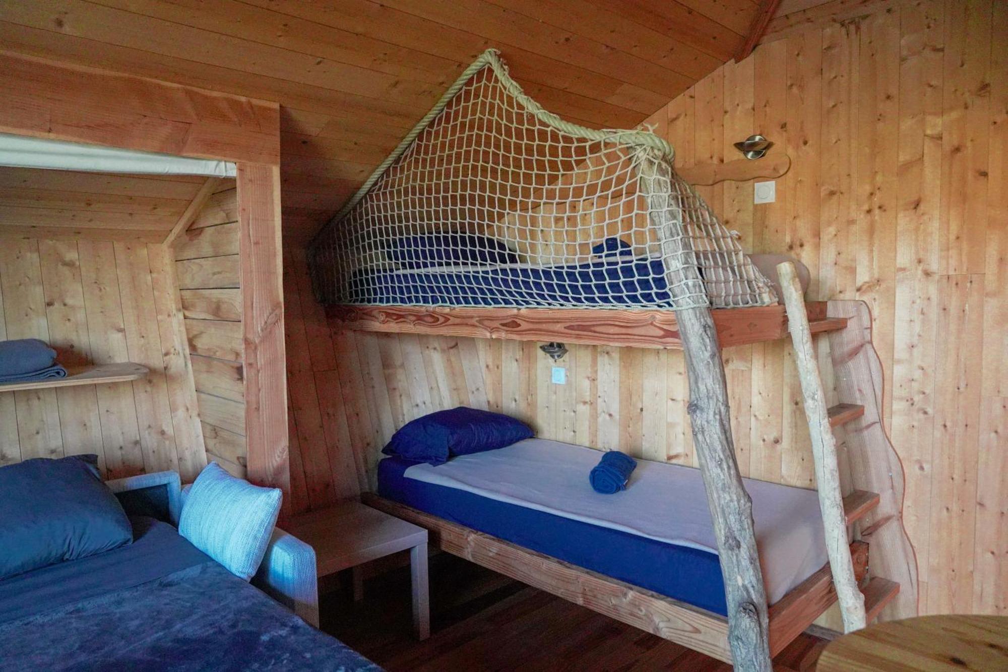 Cabanes Et Lodges Du Belvedere Serrieres-sur-Ain Eksteriør bilde