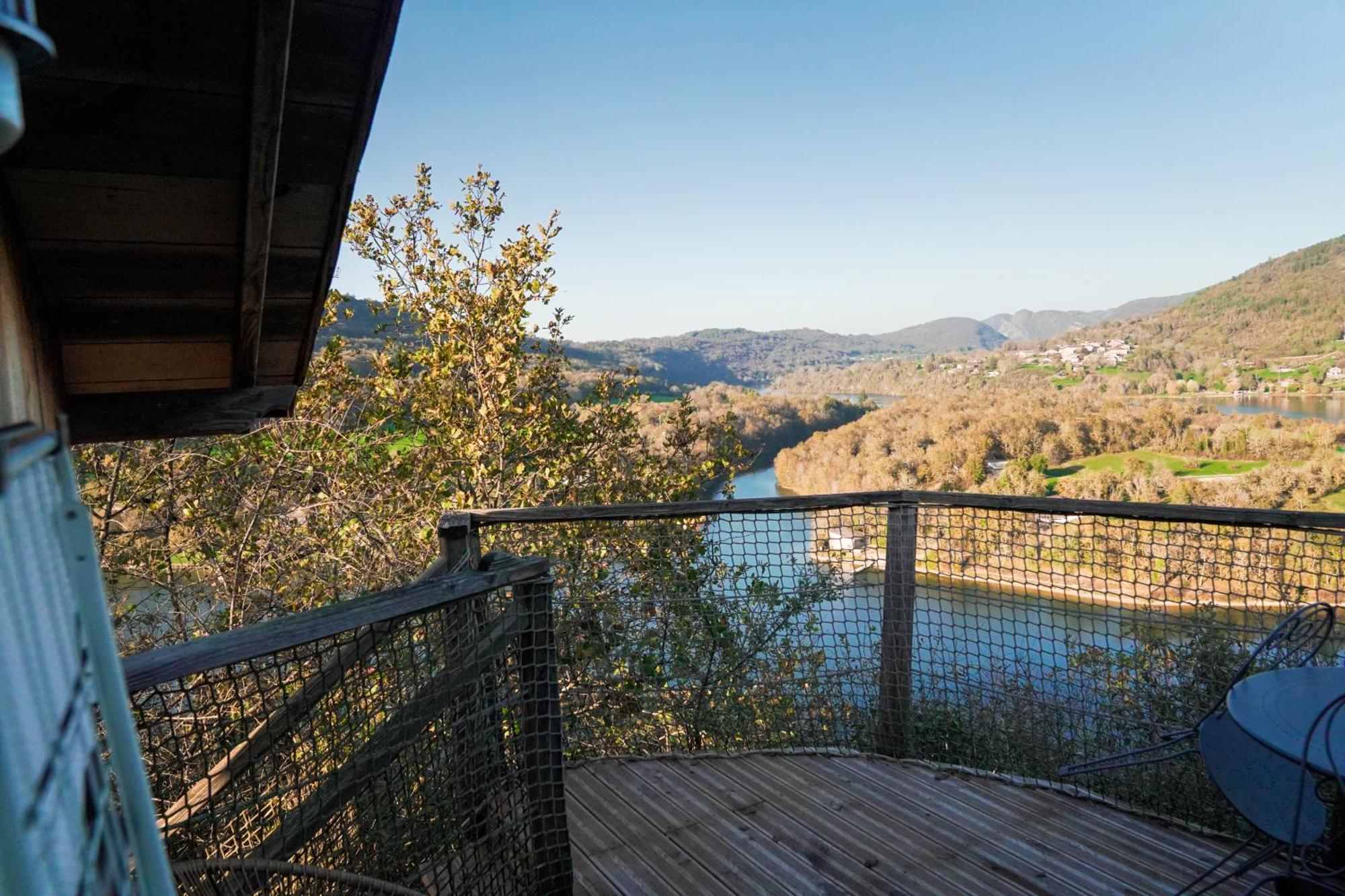 Cabanes Et Lodges Du Belvedere Serrieres-sur-Ain Eksteriør bilde