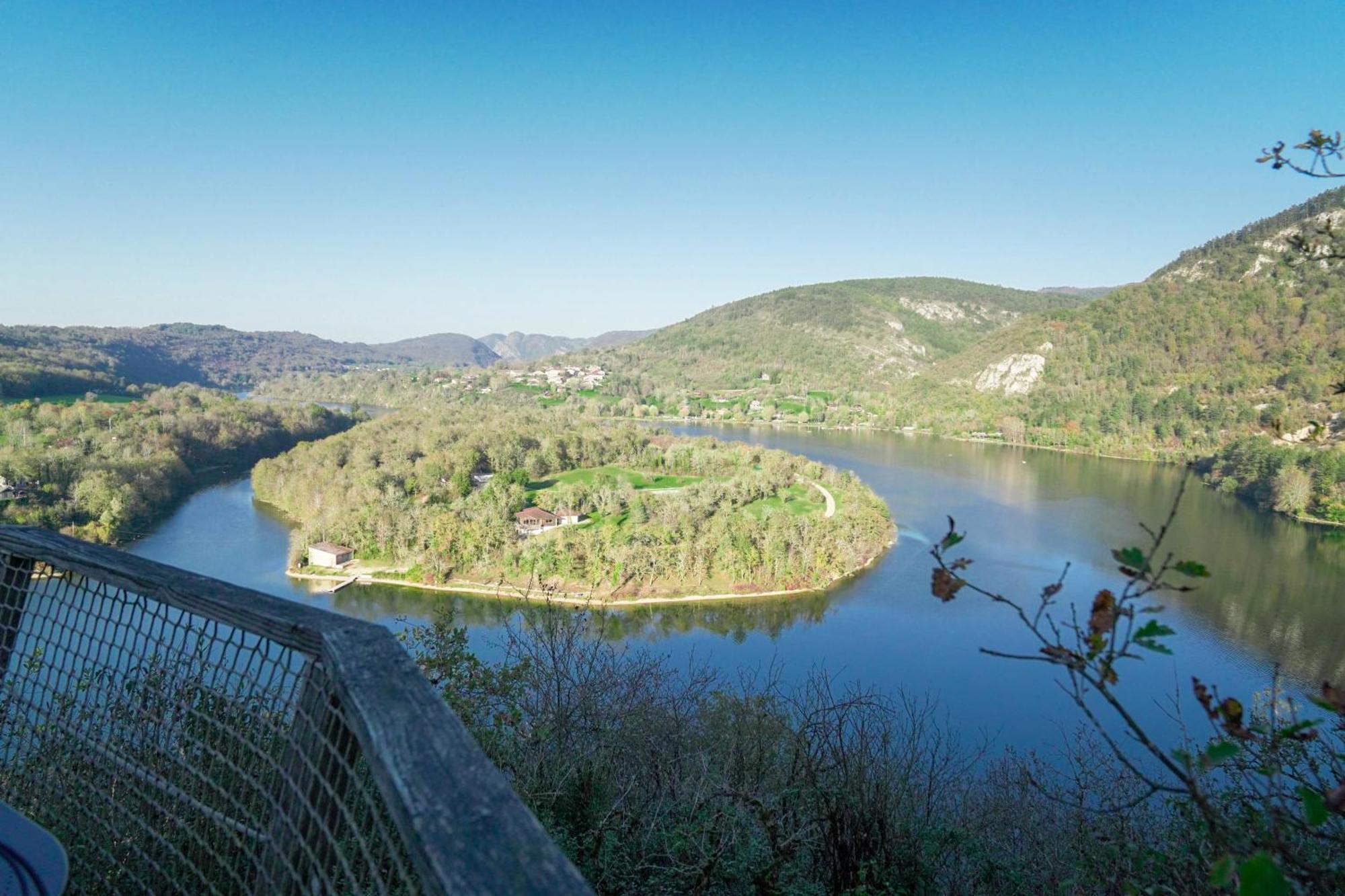 Cabanes Et Lodges Du Belvedere Serrieres-sur-Ain Eksteriør bilde