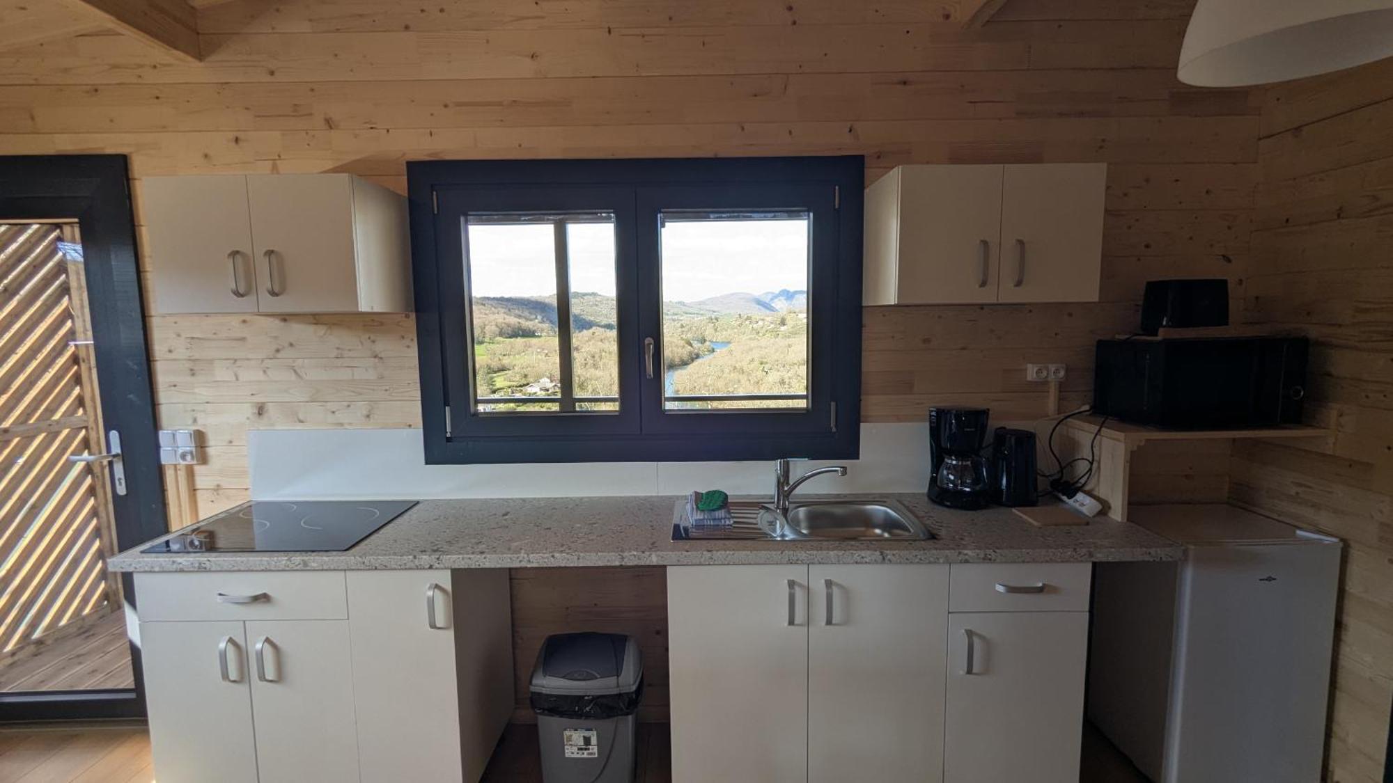 Cabanes Et Lodges Du Belvedere Serrieres-sur-Ain Eksteriør bilde