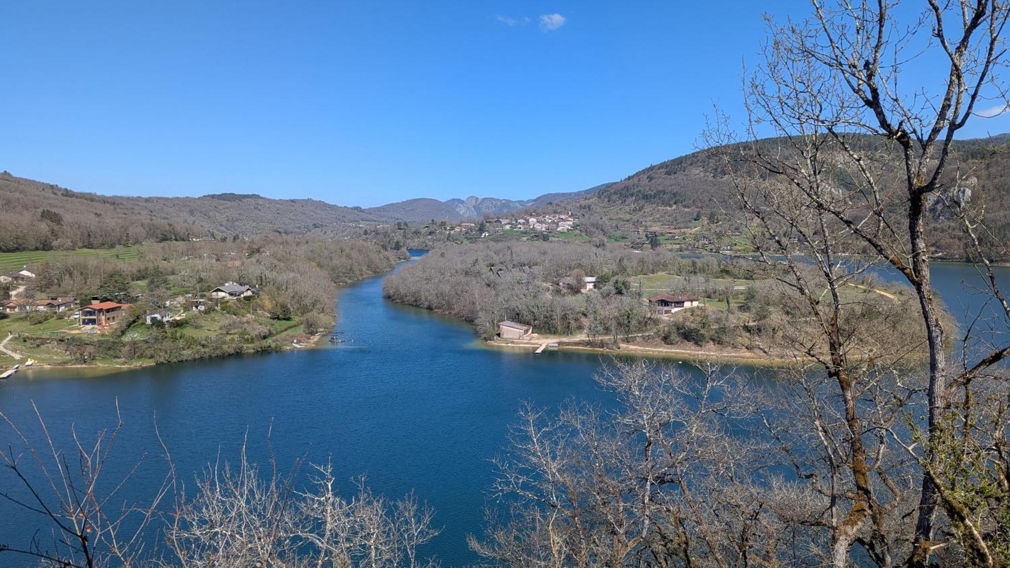 Cabanes Et Lodges Du Belvedere Serrieres-sur-Ain Eksteriør bilde
